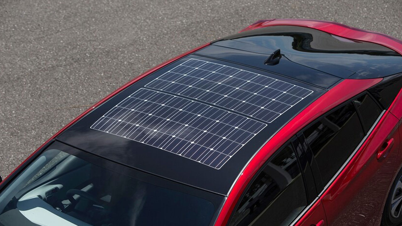 مروری کوتاه بر چشم اندازه استفاده از برق خورشیدی در صنایع خودروسازی